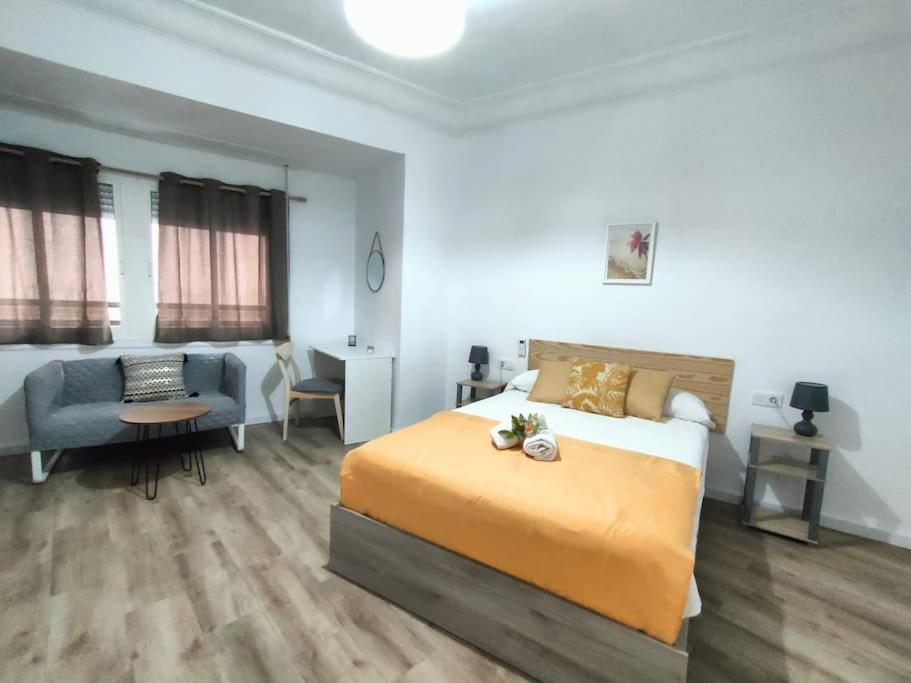 Centrico Conjunto Habitacional อาลิกันเต ภายนอก รูปภาพ